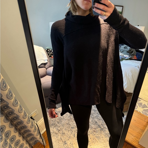 Free People Oversized Turtleneck - Picture 2 of 5